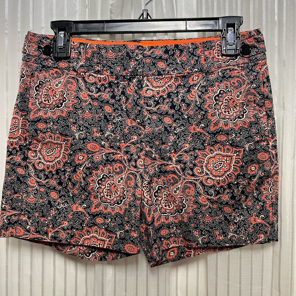 “Ann Taylor” Designer Shorts SZ (0) Black & Orangish in Color, Paisley NNT